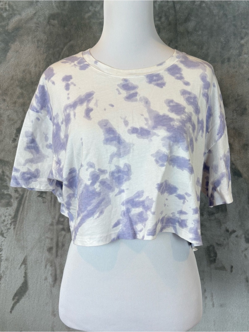 Hollister Lavender and White Cropped Tie-Dye Tee S